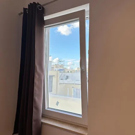 One Bedroom With Terrace In Apartment Sliema